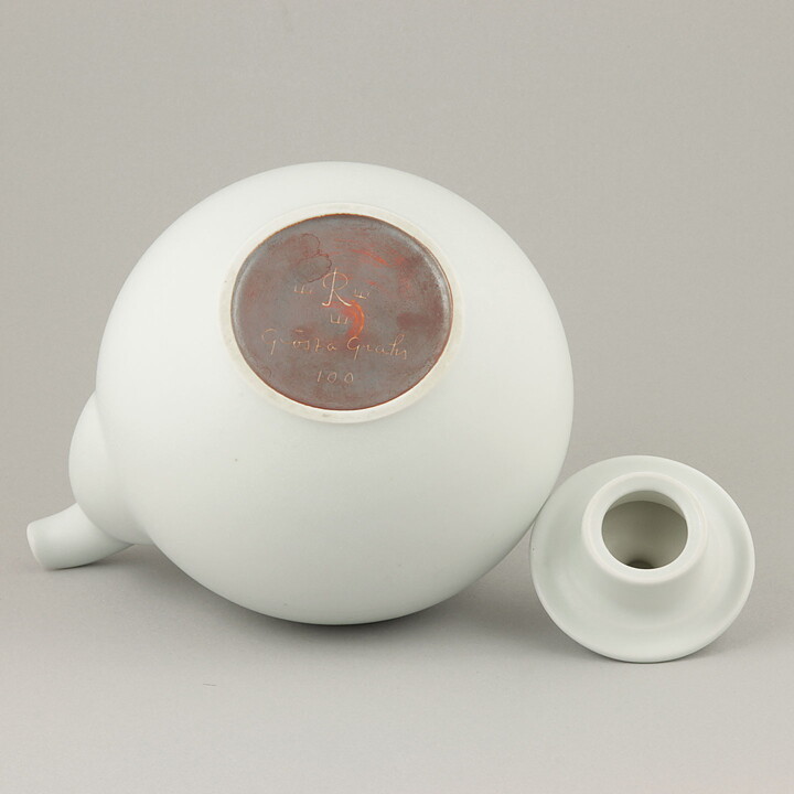 Gösta Grähs (1982) Chubby Teapot with White Glaze #100 20 cm 