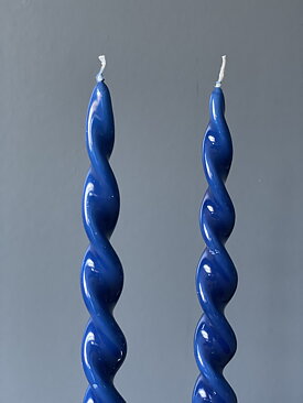 Screwed darkblue laquer