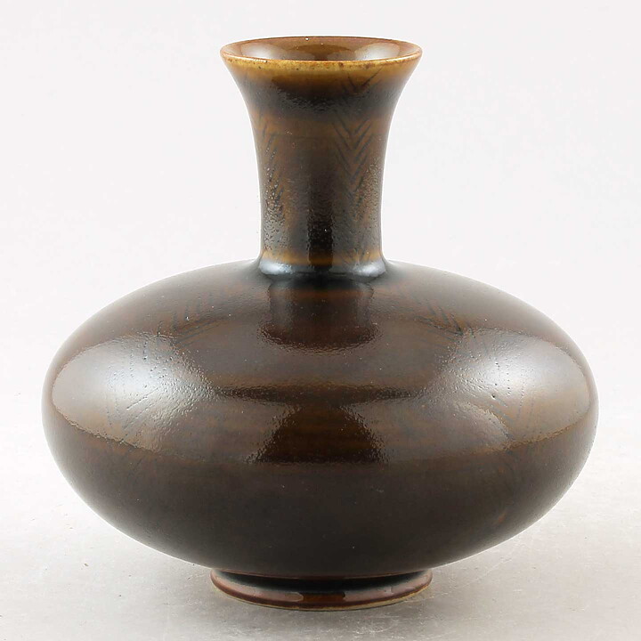 John Andersson (1950s) Brown Vase with Swelling Base 12 cm