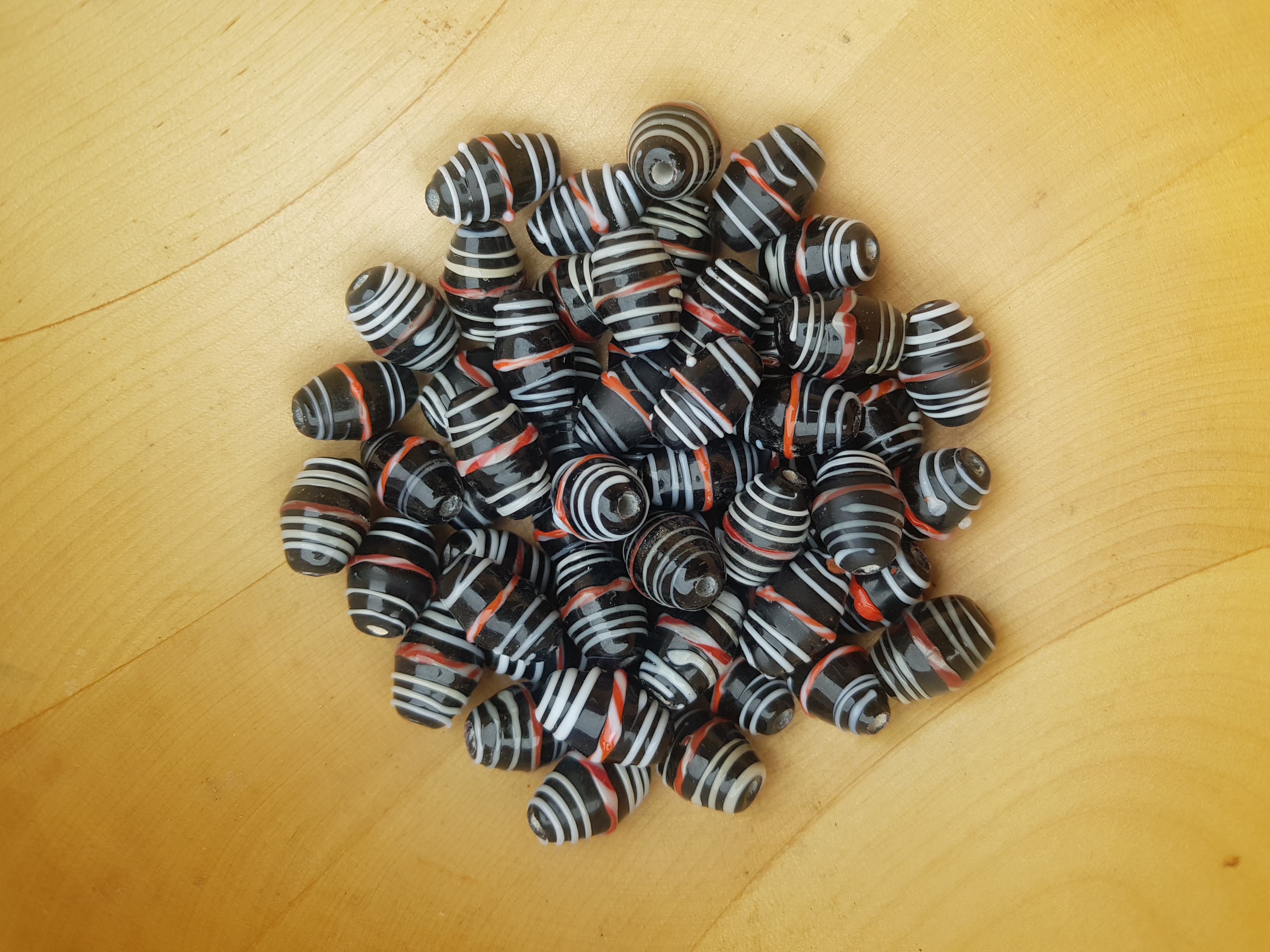 Svart pärla 20x15mm - 2