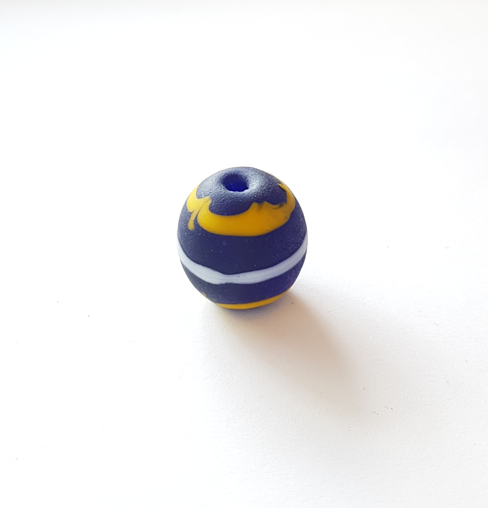 Mörkblå pärla 17x16mm