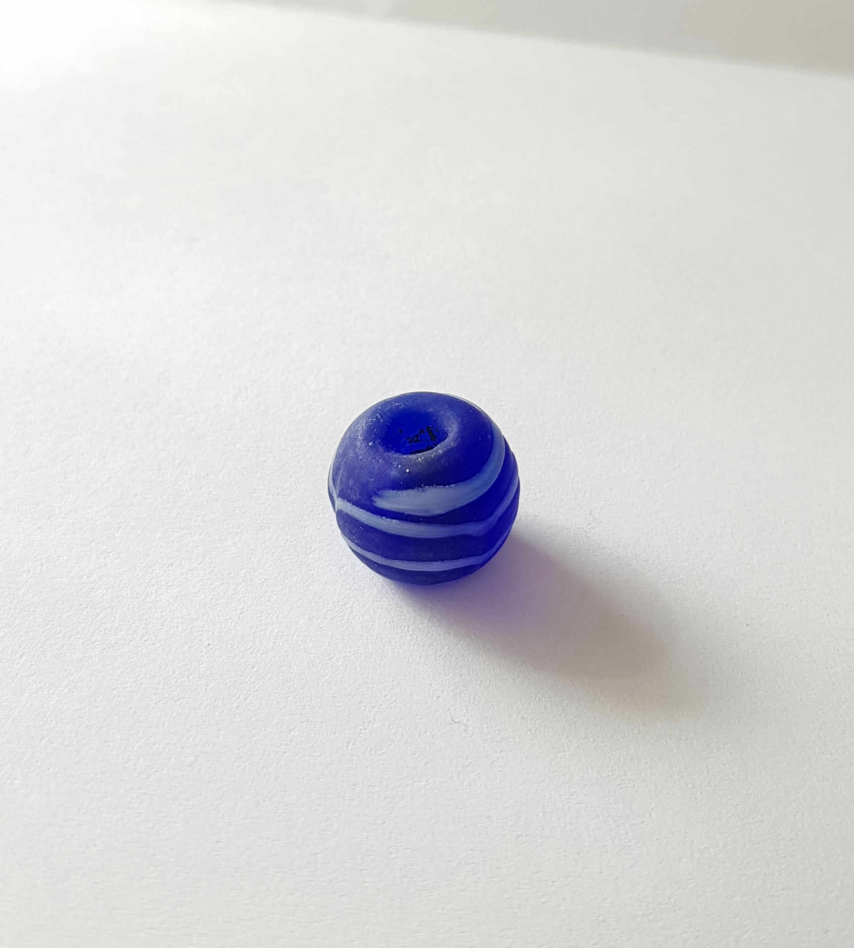 Mörkblå pärla 12x14mm