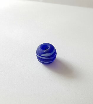 Mörkblå pärla 12x14mm