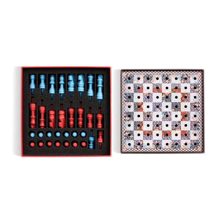 Liberty Anita Peggable Chess Set - 2