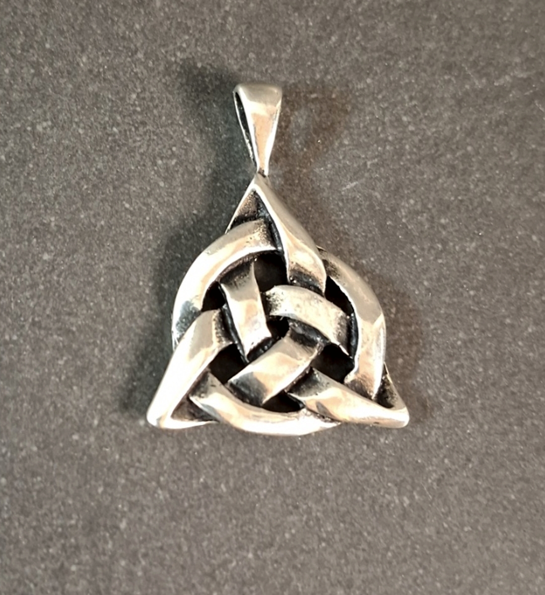 Triquetra Väv Hänge