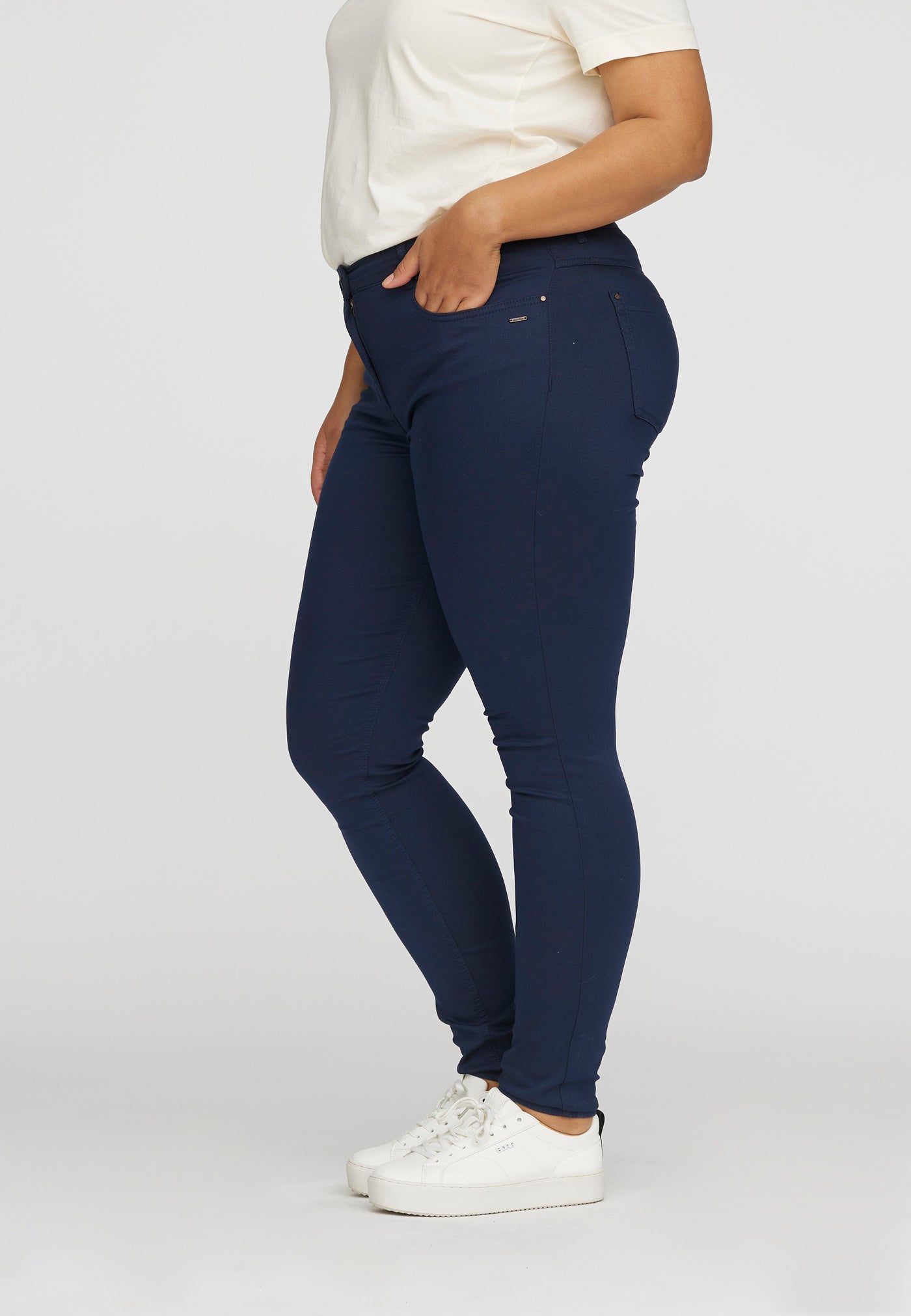 Laura Trousers ML Slim (Ca 80 cm) - Stl. 42 - LauRie - 4