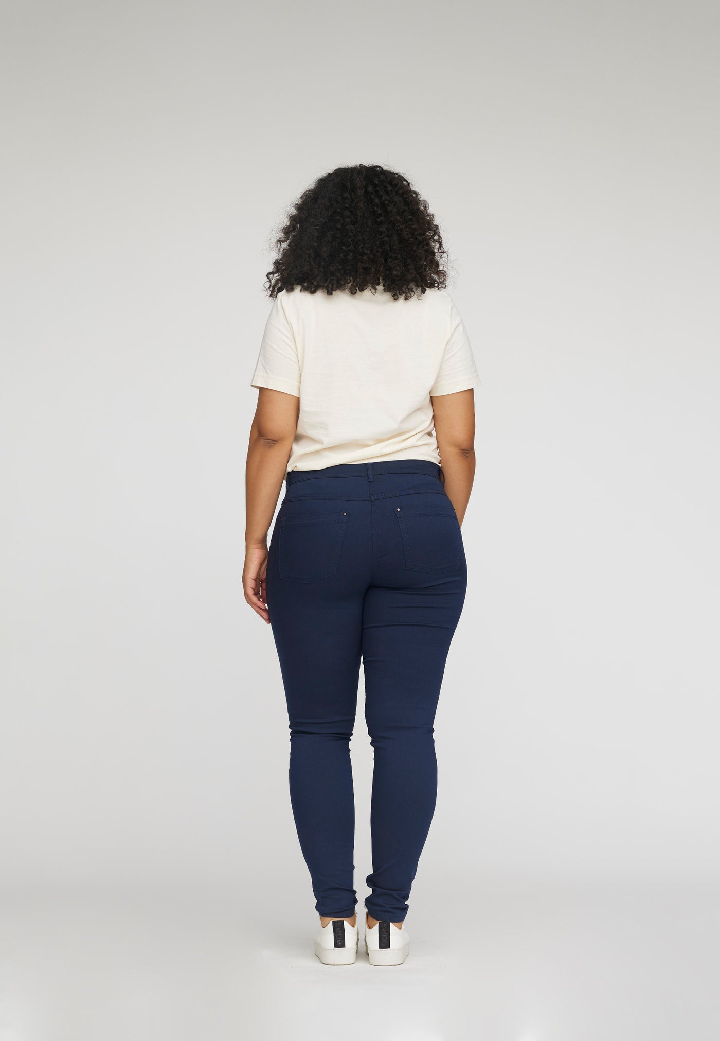 Laura Trousers ML Slim (Ca 80 cm) - Stl. 42 - LauRie