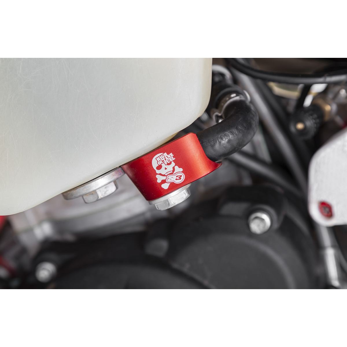 CONNECTOR FUEL TANK - 6