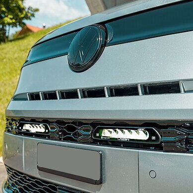 VW Transporter T7 22+ Grille Kit - Linear 6