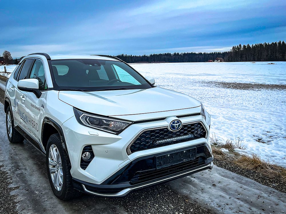 Toyota RAV4 Plug-In Hybrid 20+ Grille Kit - Linear 18 Elite - 2
