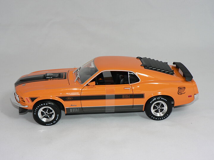 Ford Mustang 428  Mach 1   1970  Maisto  1:18  Orange/Svart Stripes   ( Öppnings Bar )