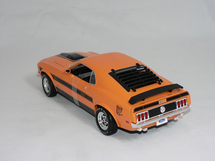 Ford Mustang 428  Mach 1   1970  Maisto  1:18  Orange/Svart Stripes   ( Öppnings Bar )