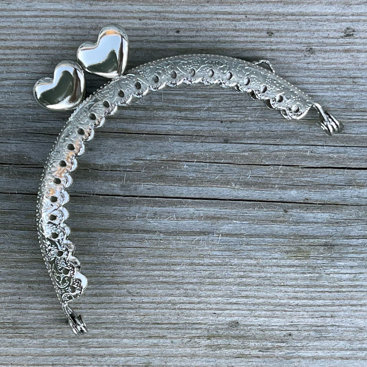 Portmonnäknäppe med hjärtan & spets, blankt silver  - 3