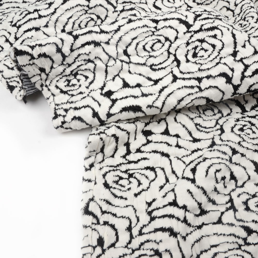 QUILT - ROSES BLACK N WHITE