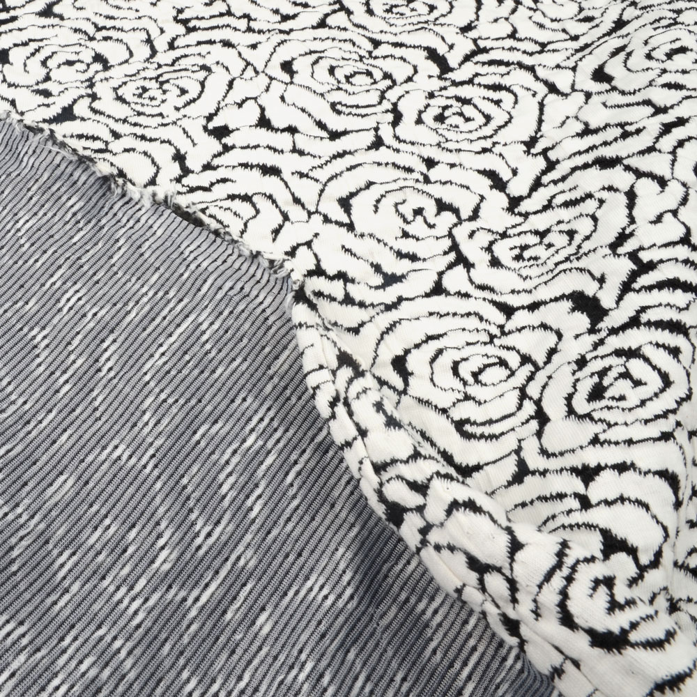 QUILT - ROSES BLACK N WHITE - 3