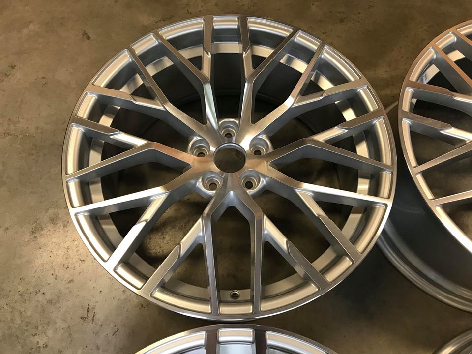 18" AR8 V10 Silver/pol 5x112 - 3