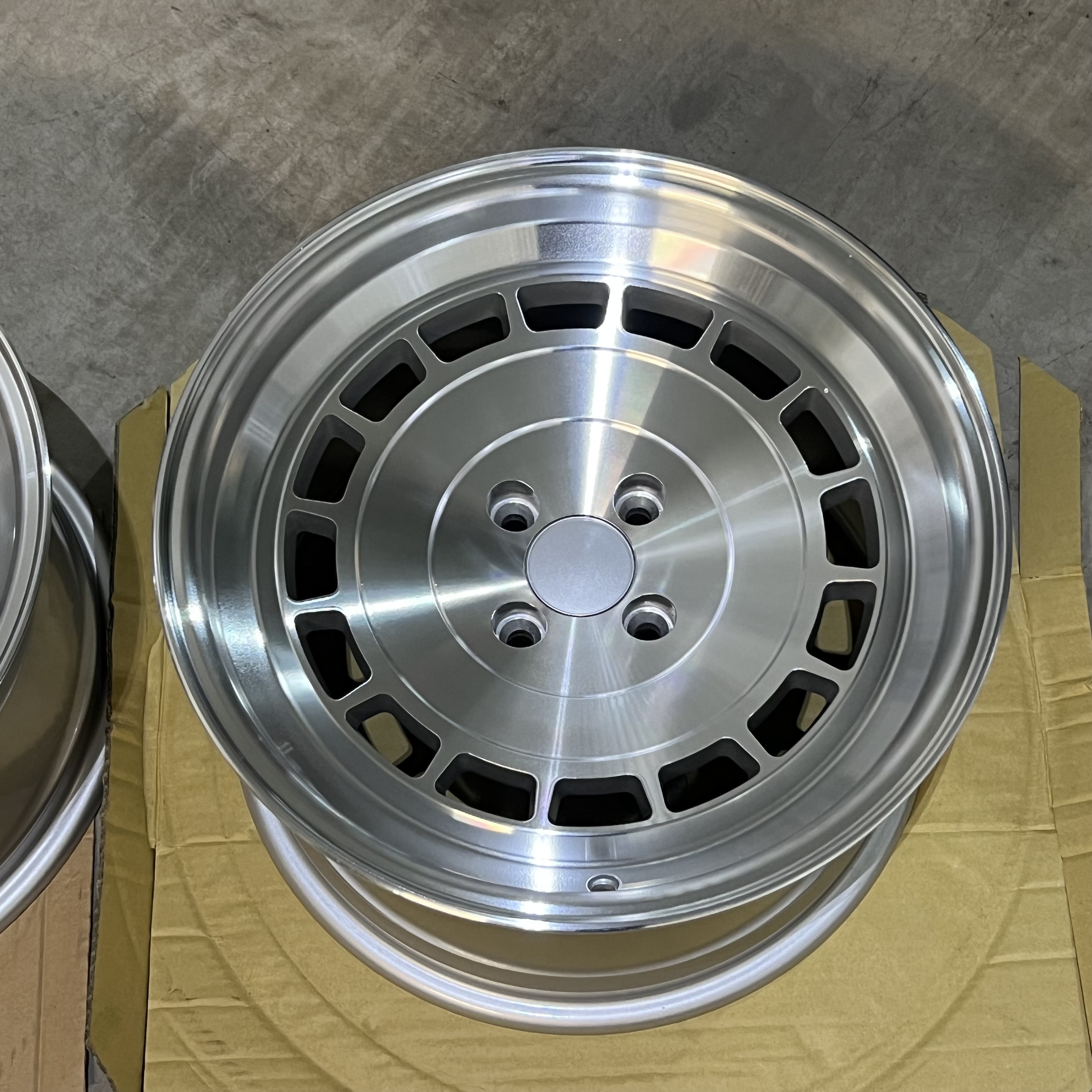 16" Roti Silver/pol 4x100