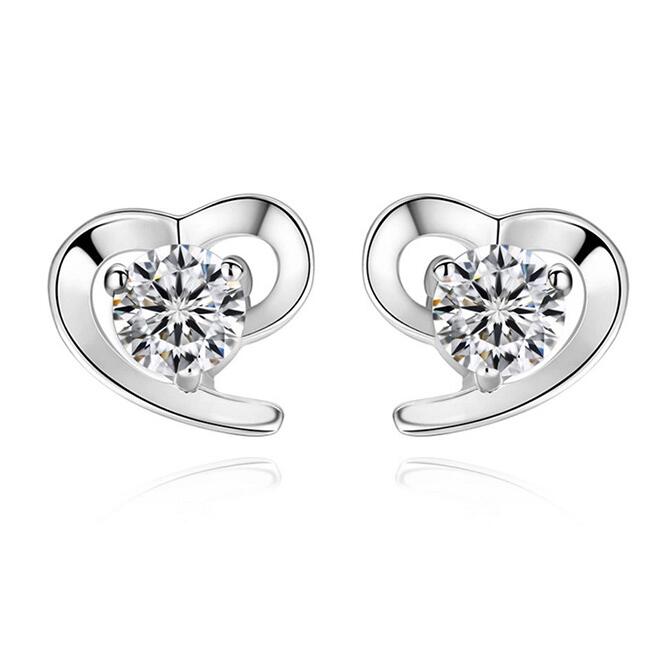 Örhängen "Crystal Hearts" med 925 Sterling Silverplätering