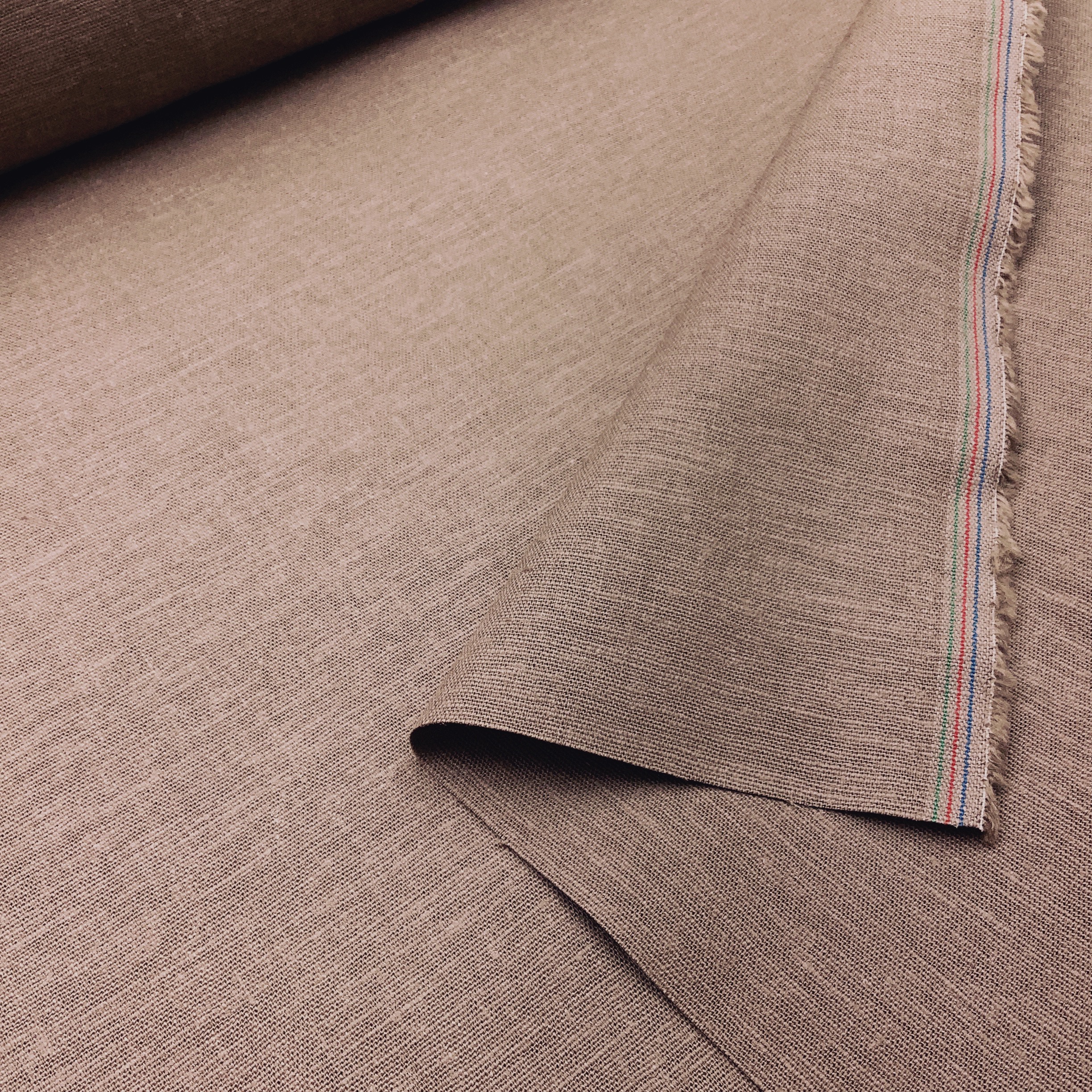 Woven linen/viscose stretch fabric light brown