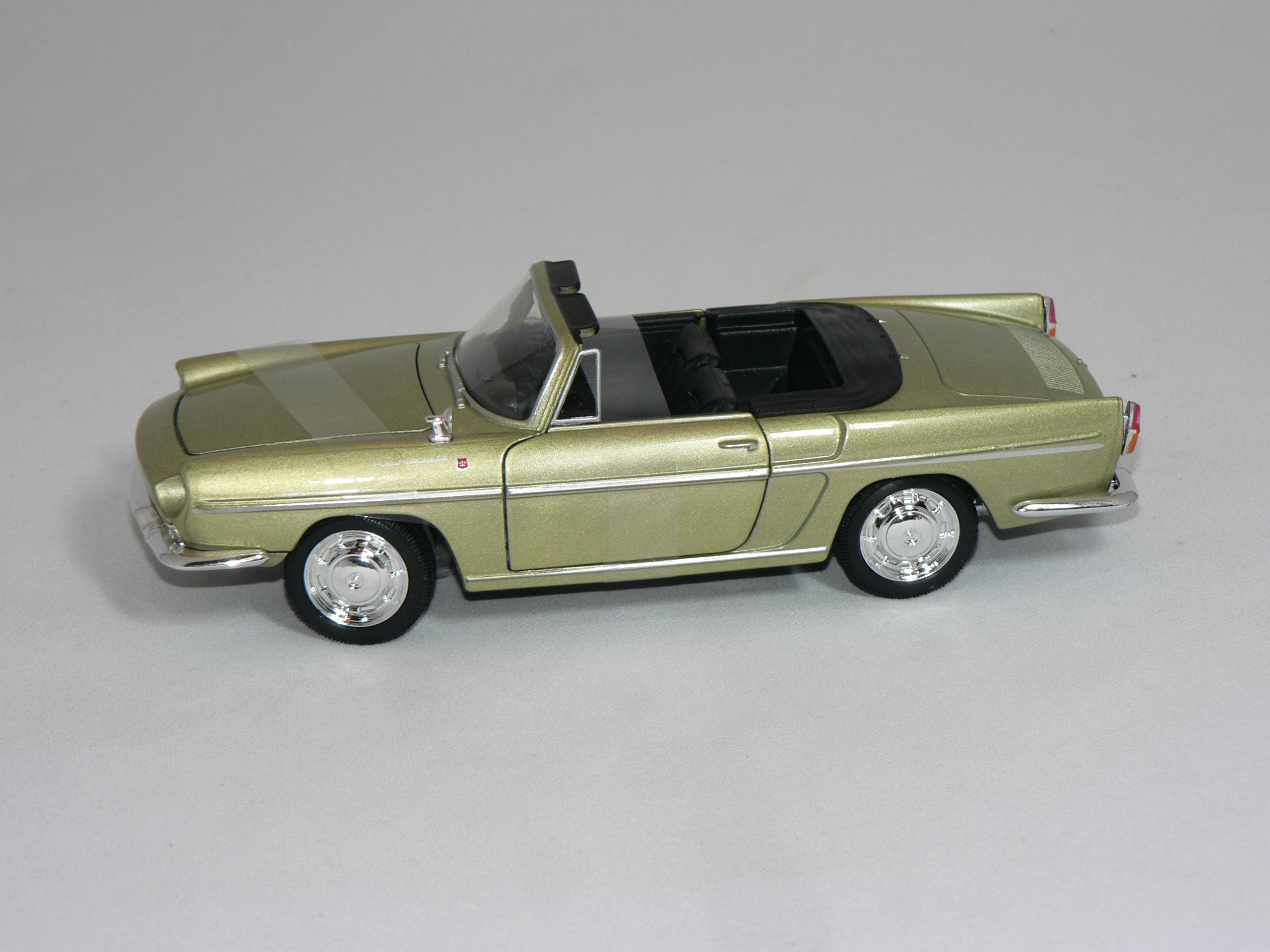 Renault  Caravelle   1959  Guld   1:24  Welly - 3