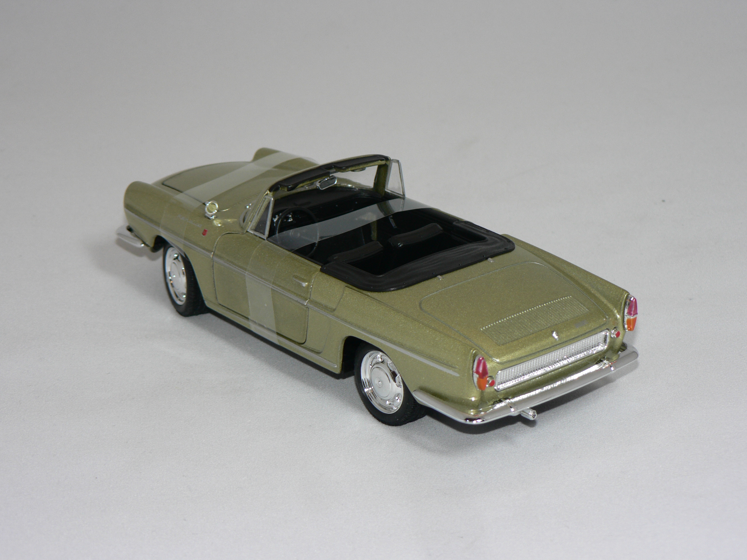 Renault  Caravelle   1959  Guld   1:24  Welly - 2