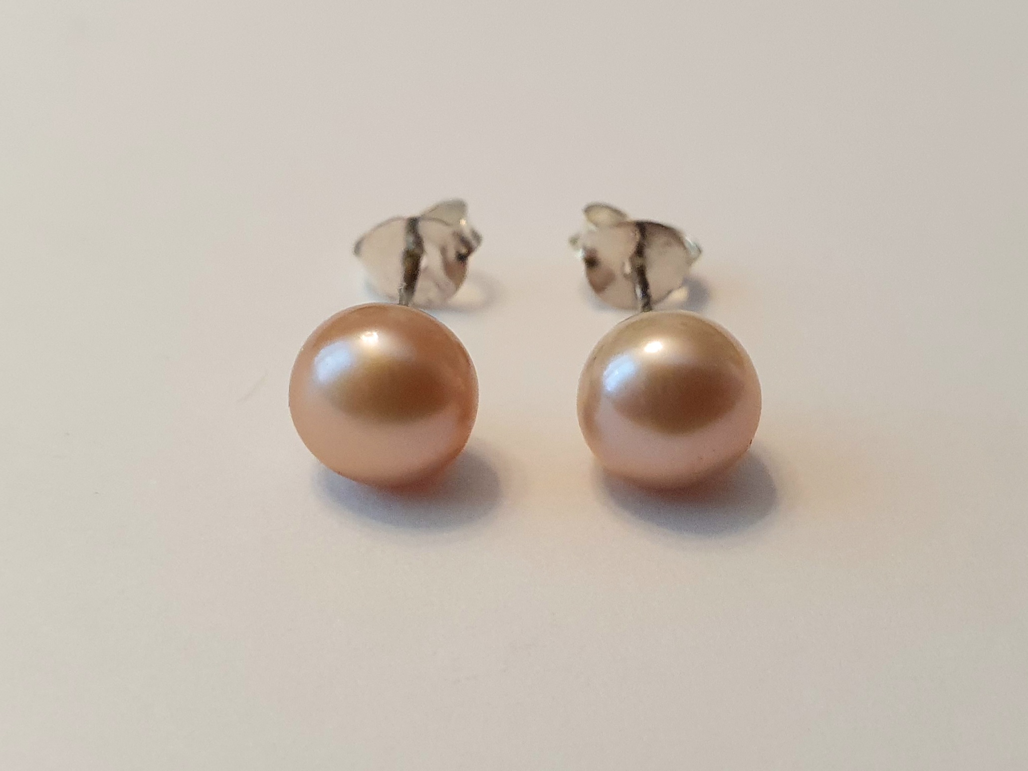 Cultivated freshwater pearls, natural pink ear studs 925-silver