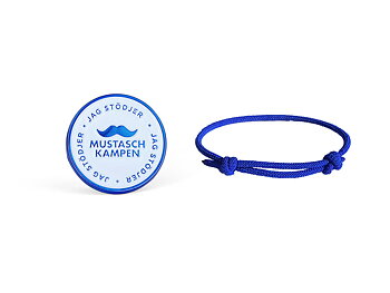 Rund mustaschkampenpin och ett blått armband
