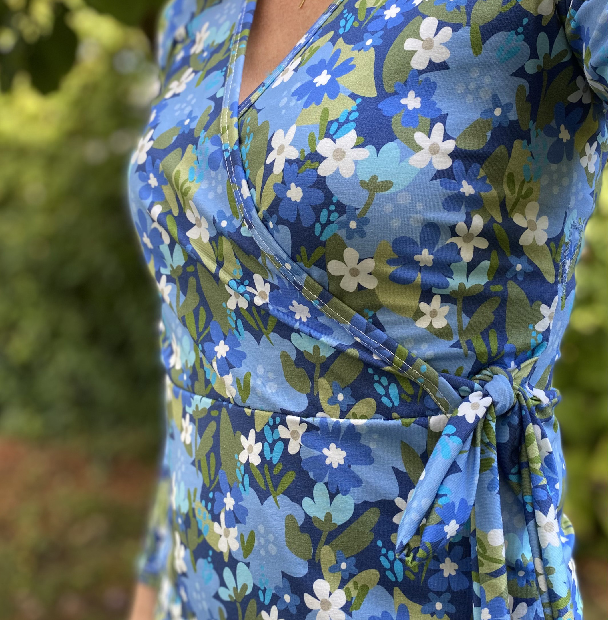 SLUTSÅLT Jerseytyg ekologisk bomull,  "Jenny goes blue", metervara  - 4