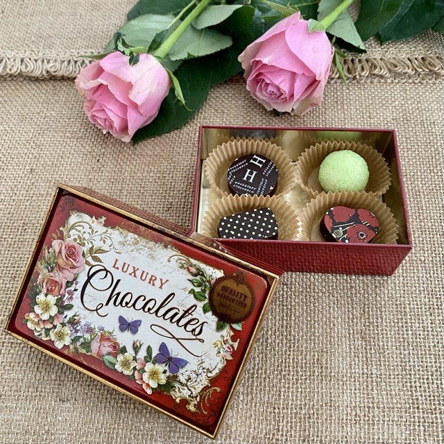 Small box of nostalgia for luxury chocolate OFFER! Two for 139 kr - 2