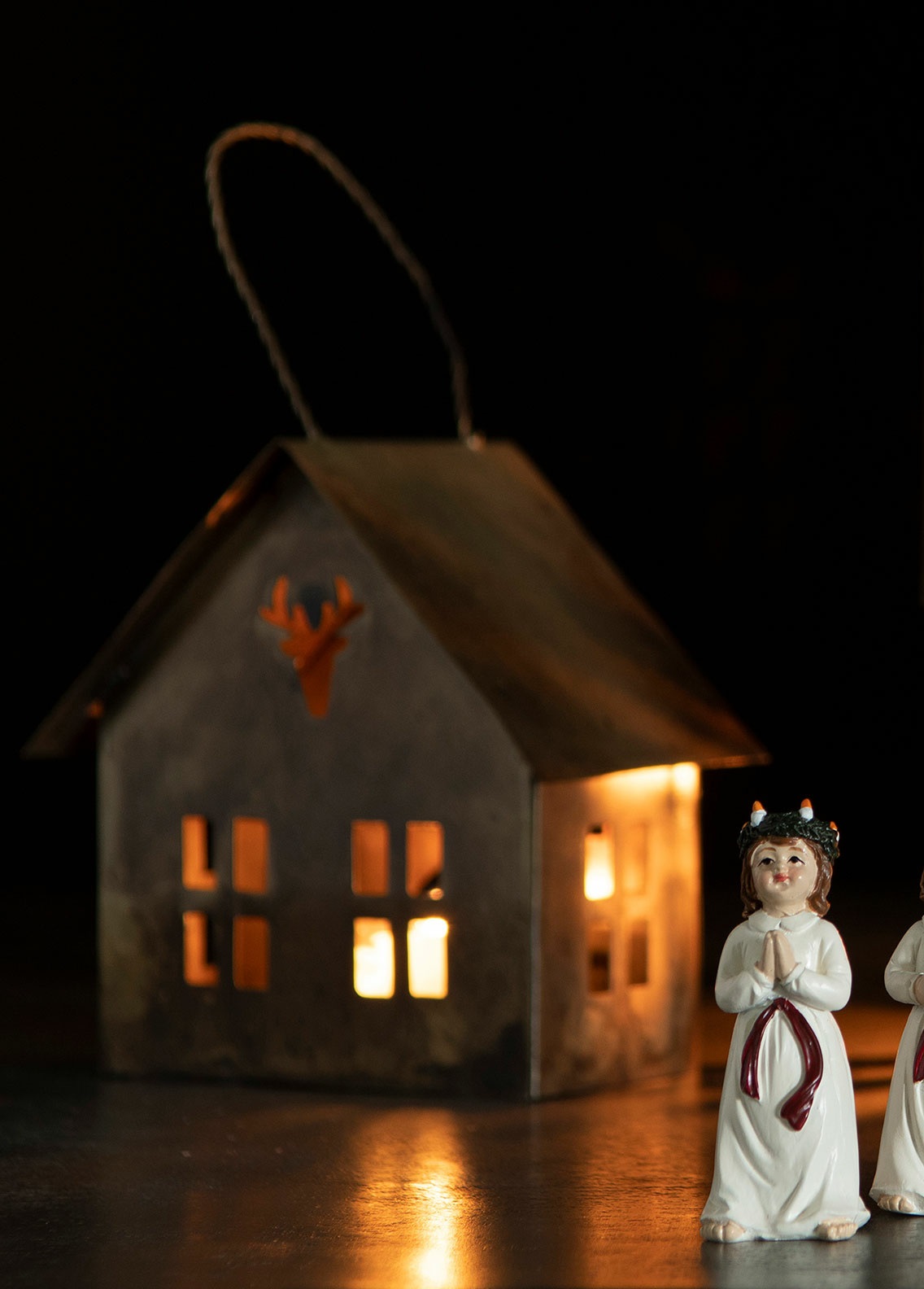 House - Tin house with hanger - Brown - 7x8x5 cm - 4