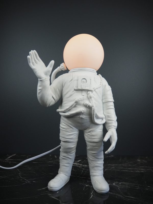 Astronaut lamp white