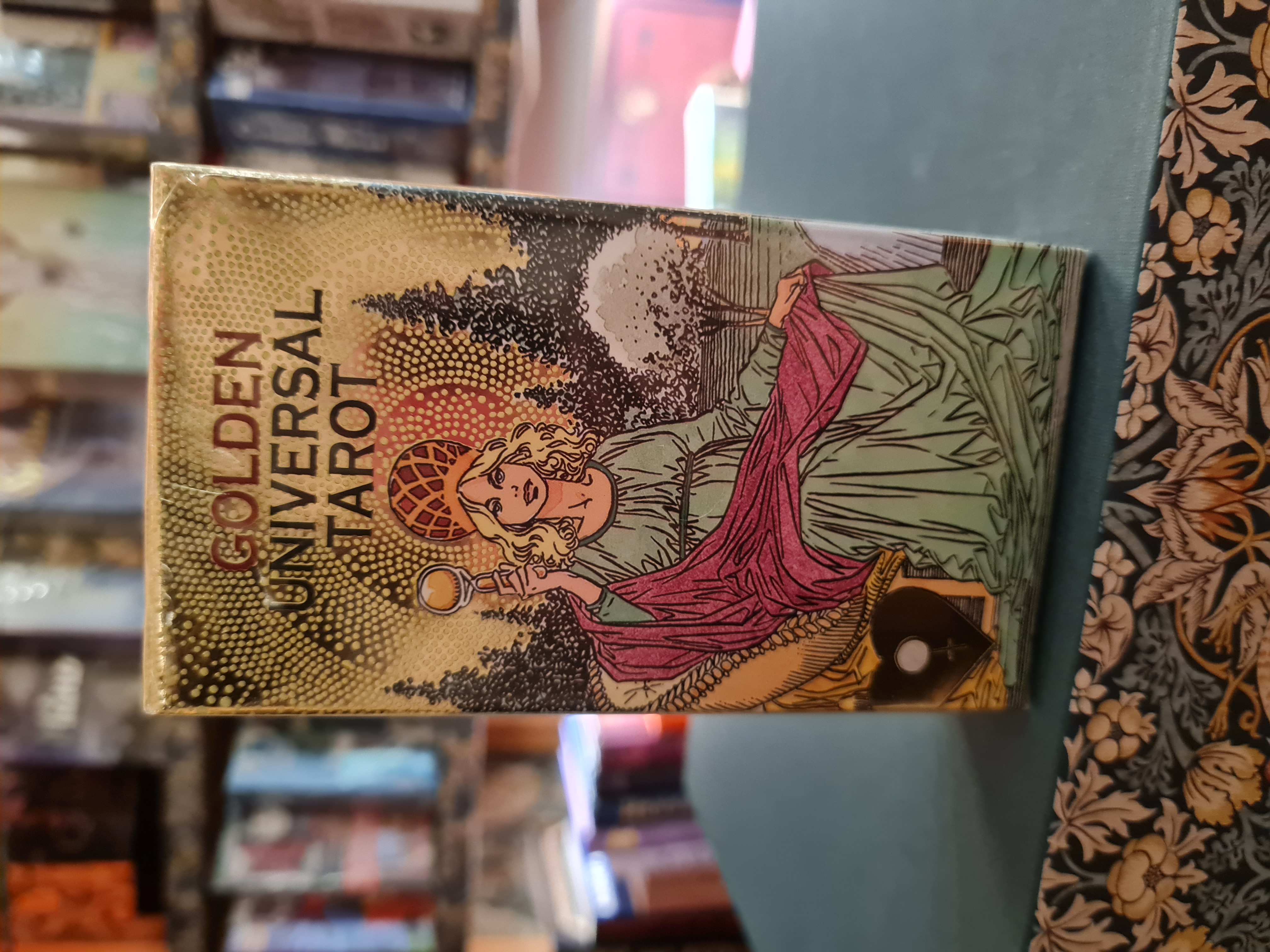 Golden Universal Tarot 