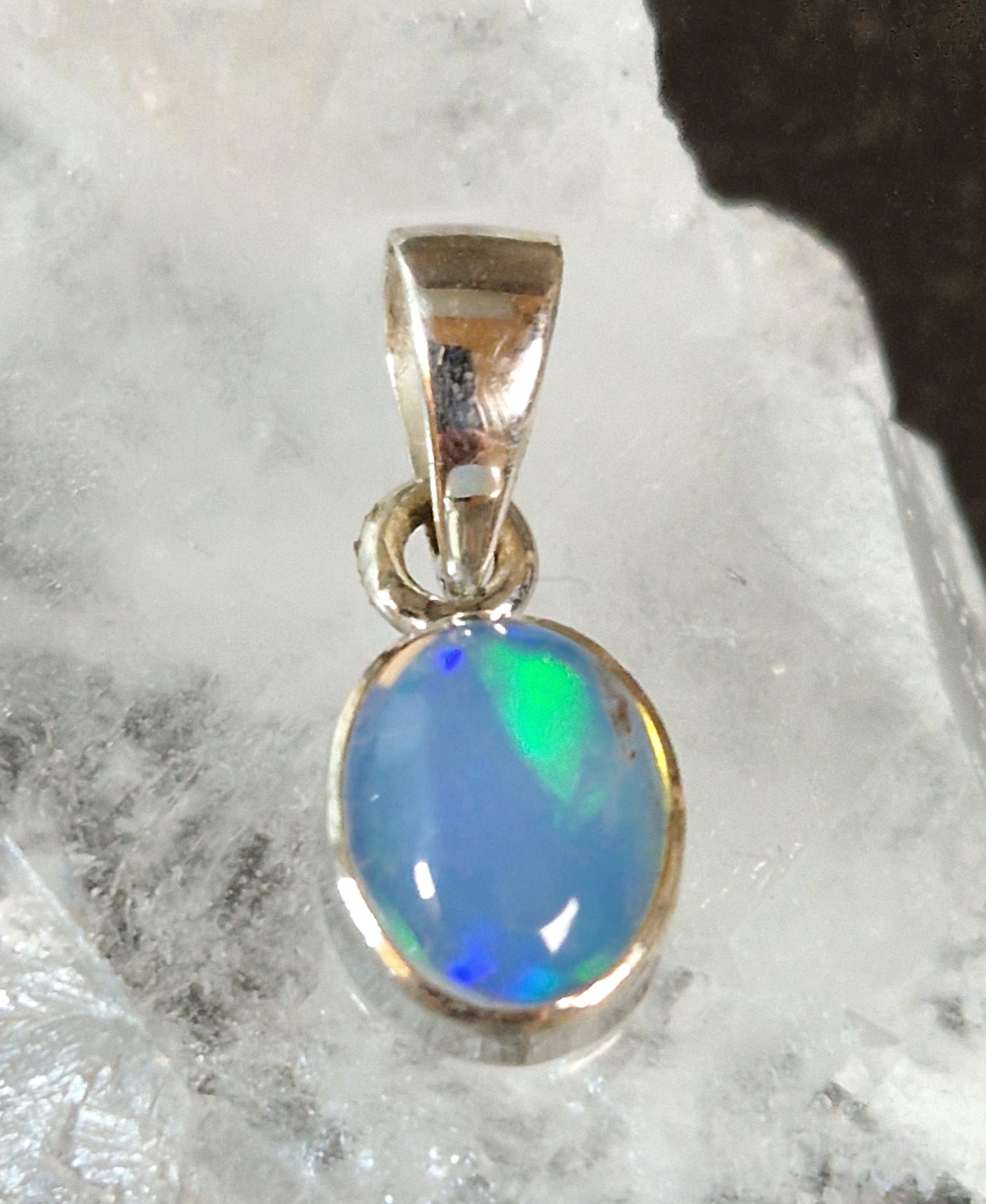 Silverhänge med Oval Cabochon i Opal - 2