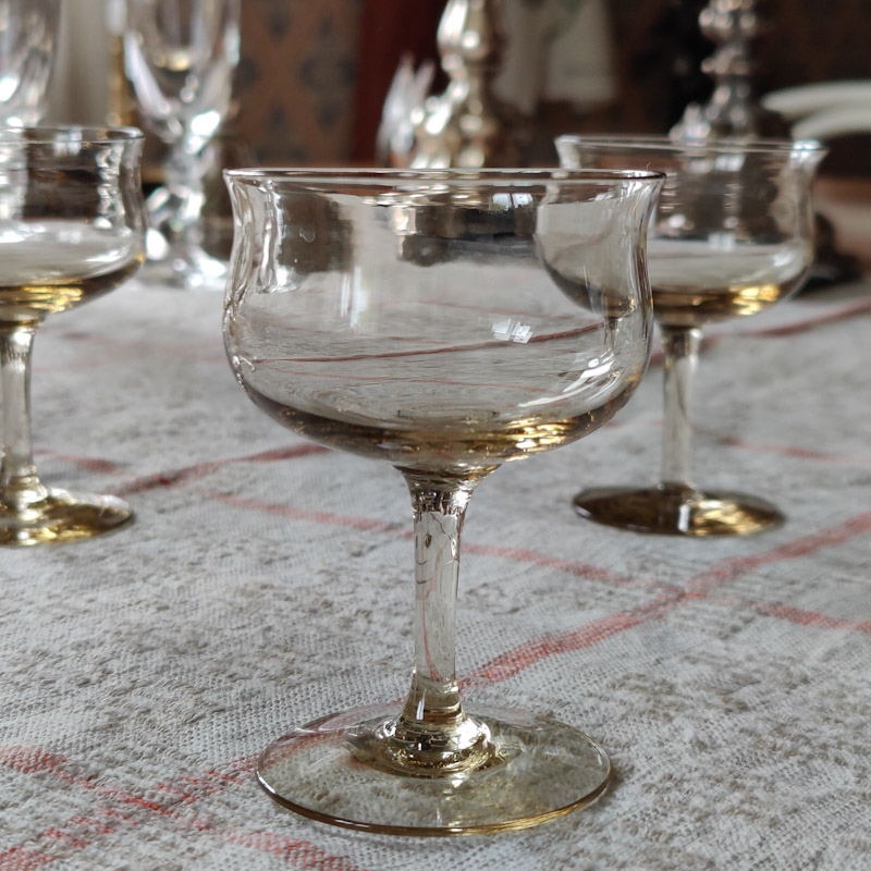 Gultonat sherryglas