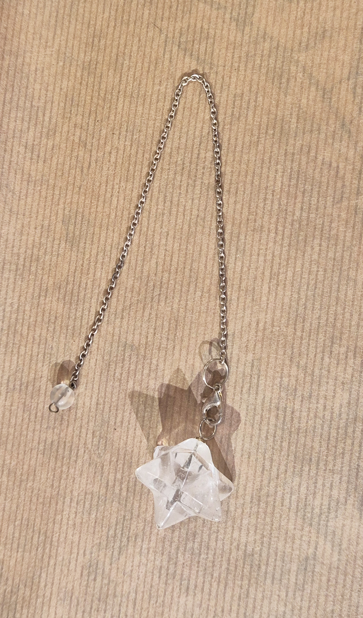 Merkabapendel i bergskristall