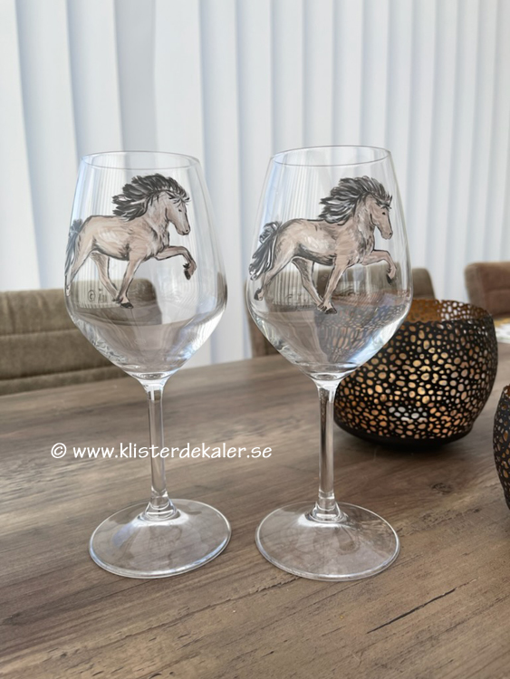 Redvine glass Art by Åsa Myrsten Icelandic horses.