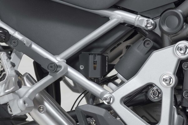 Brake reservoir guard - 7