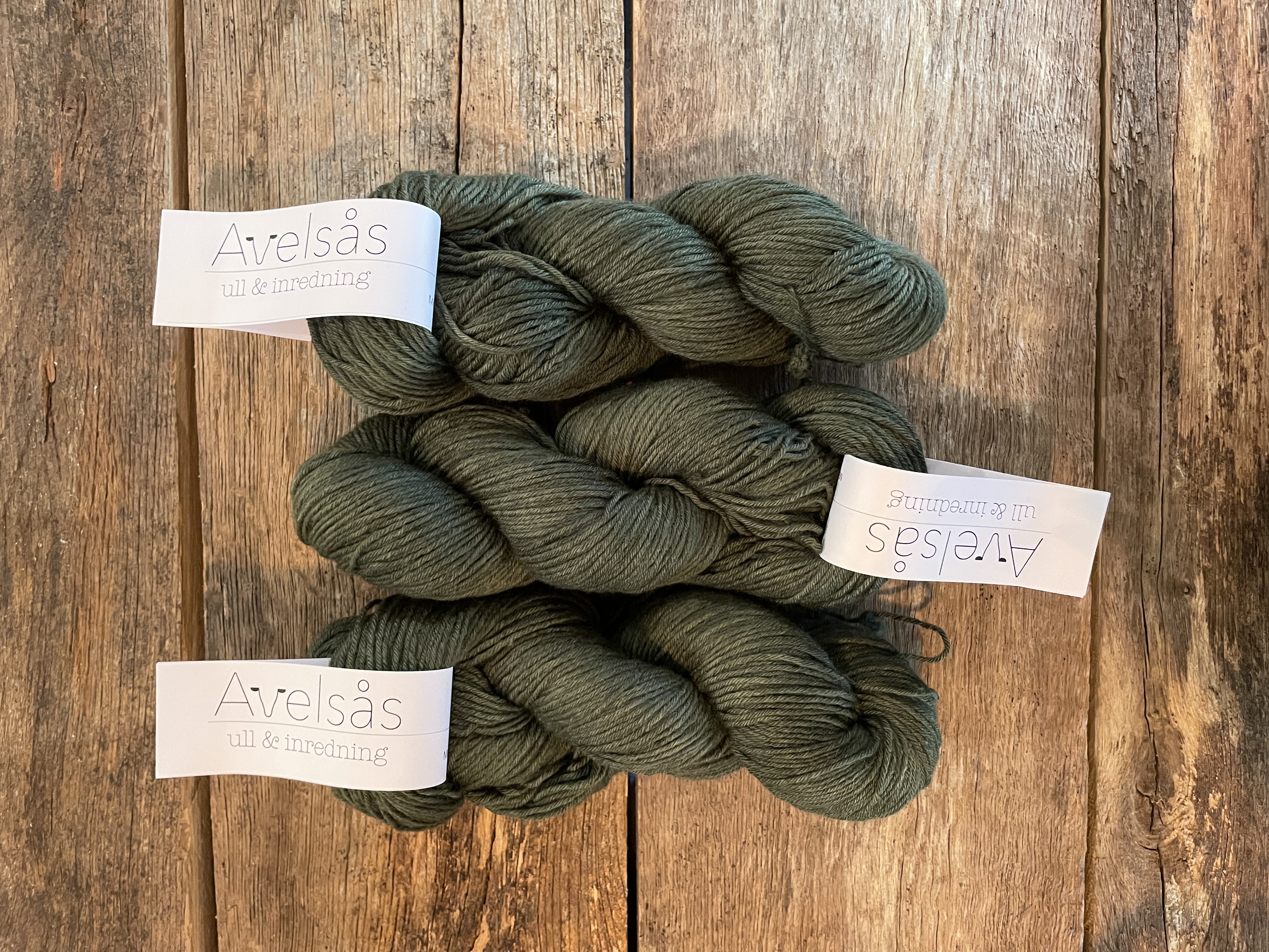 Merino yarn dark misty green