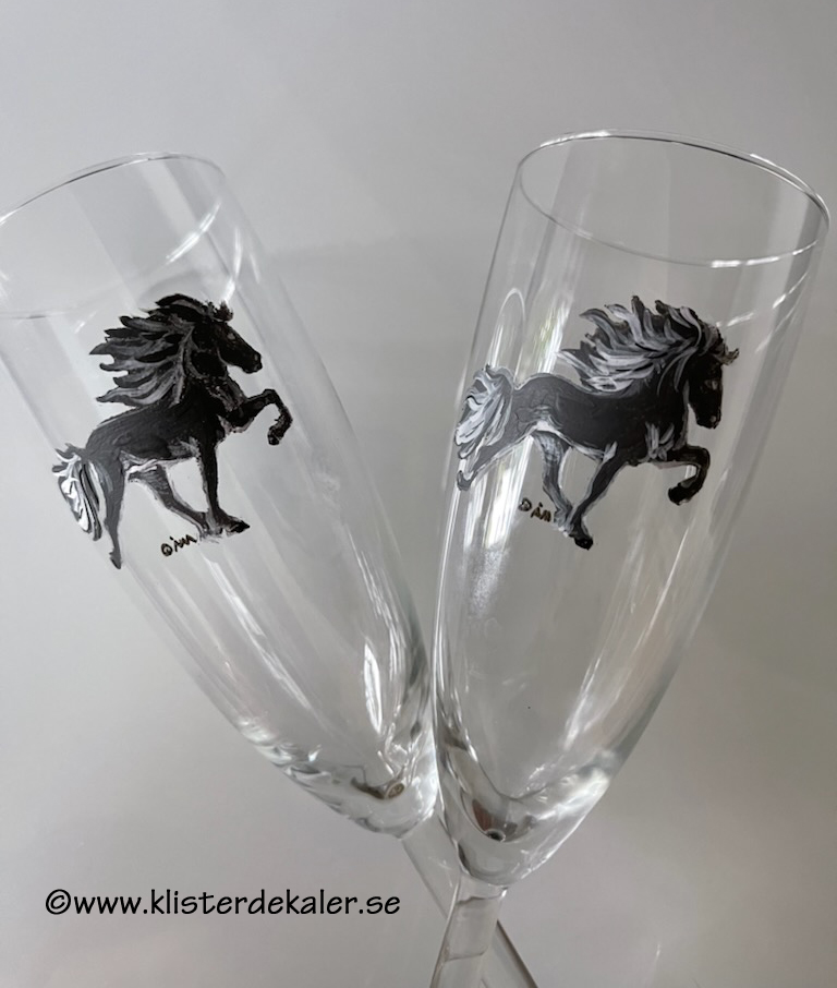 Champange-glas. Islandshäst handmålad. Vulkangrå