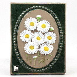 Aimo Nietosvuori (Landskapsblommor 1974) Rectangular Wall Plaque with Ox-eye Daisy Motif 17 cm #879  [Sample Images]