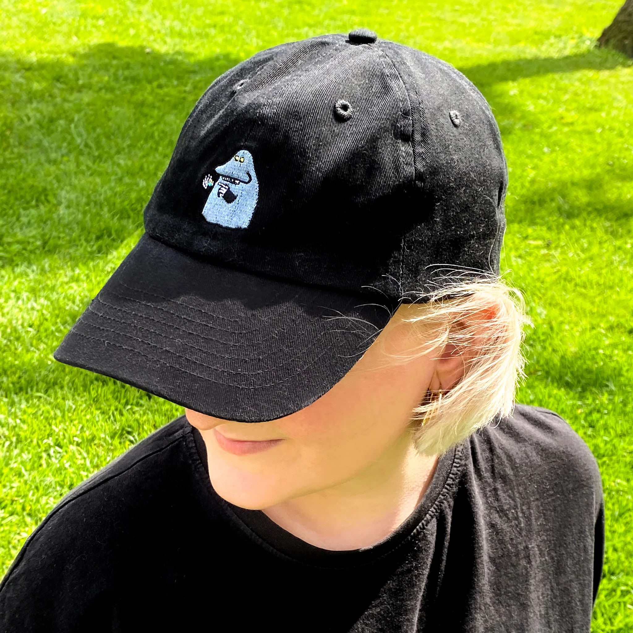 Mårran keps svart - Mumin keps med brodyr, vuxen one size