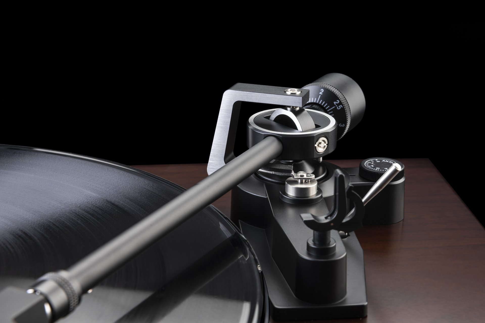 Dual CS-618Q  manuell direktdriven skivspelare med  33, 45 & 78 varv - 12