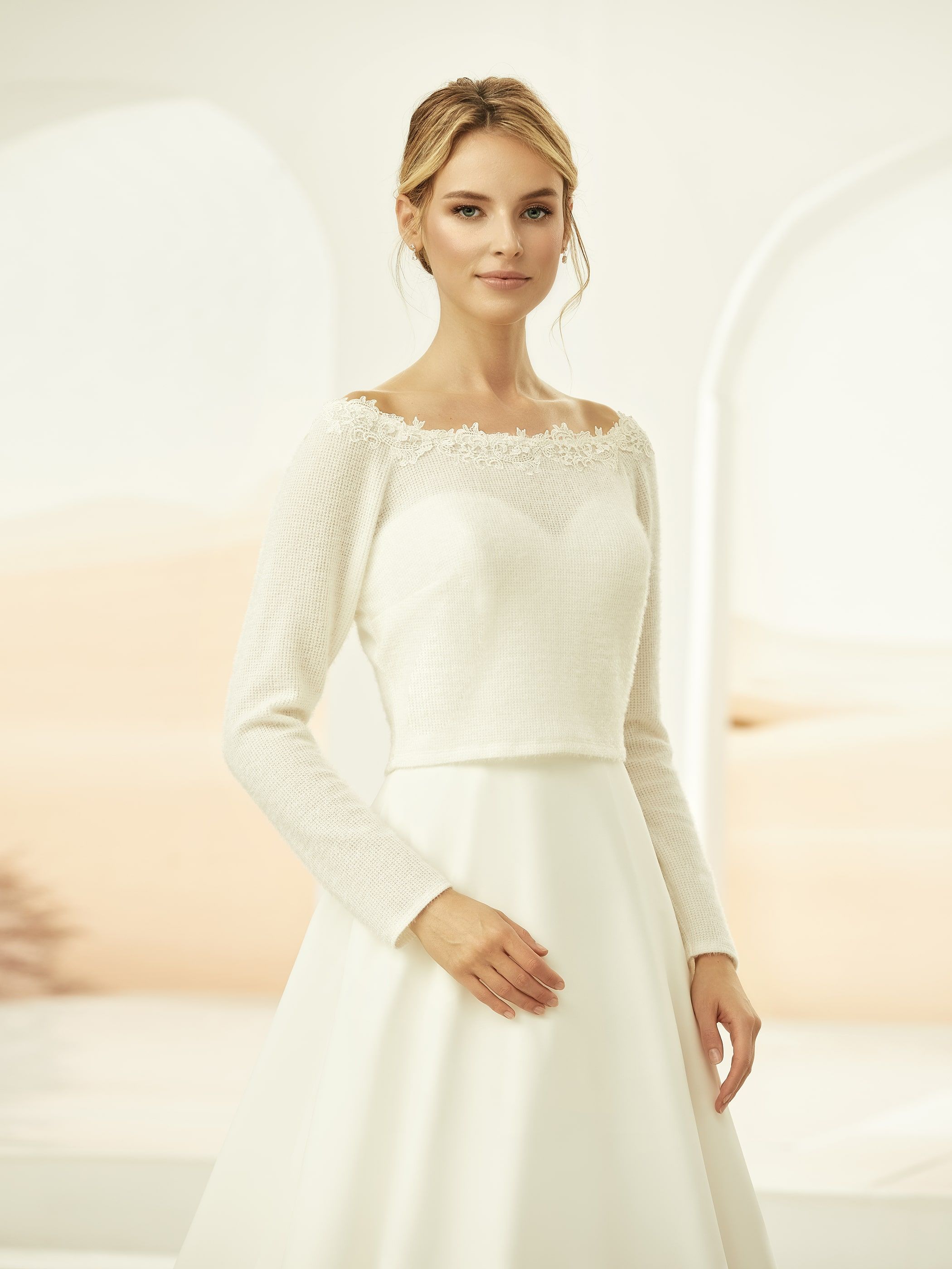 Bolero med fusk cashmere E325