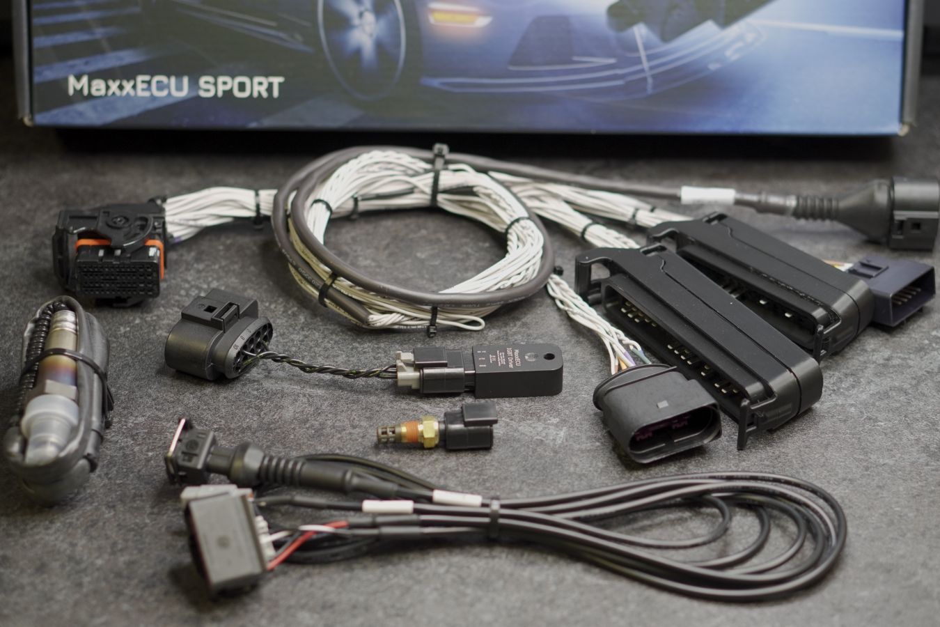 Porsche 944 Turbo Plug and Play-kit - MaxxECU