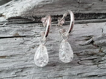 Cracked quartz or crystal, drops on hoops,. 925-silver