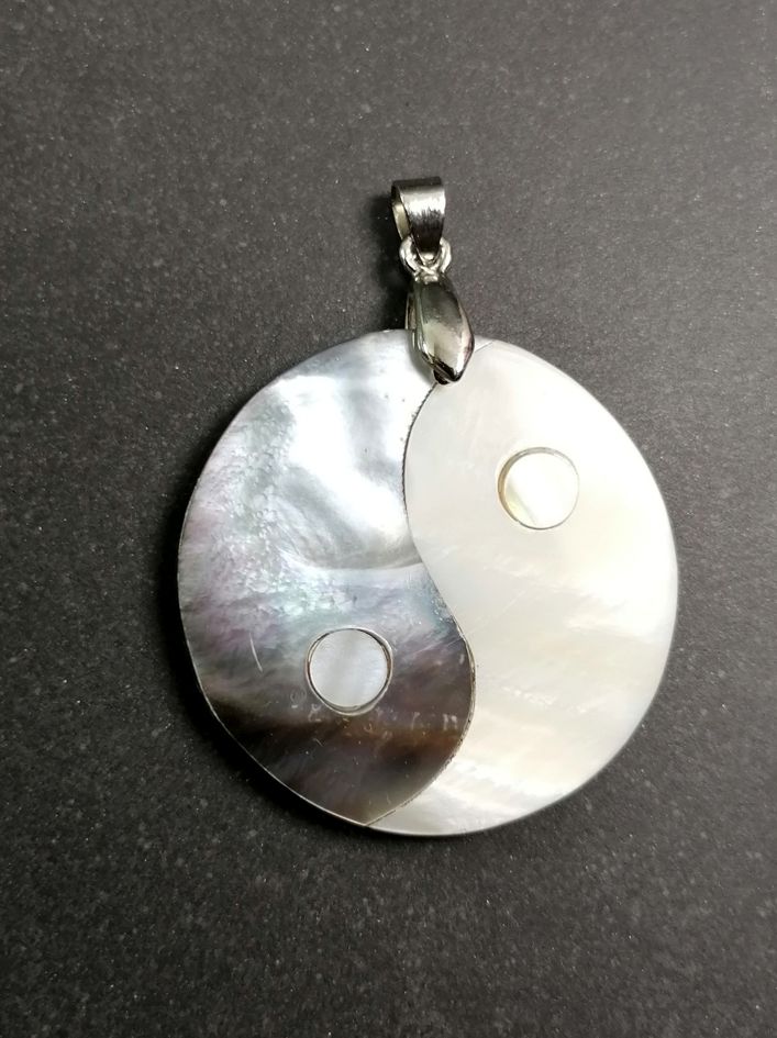 Pärlemor / Abalone Yin Yang Hänge