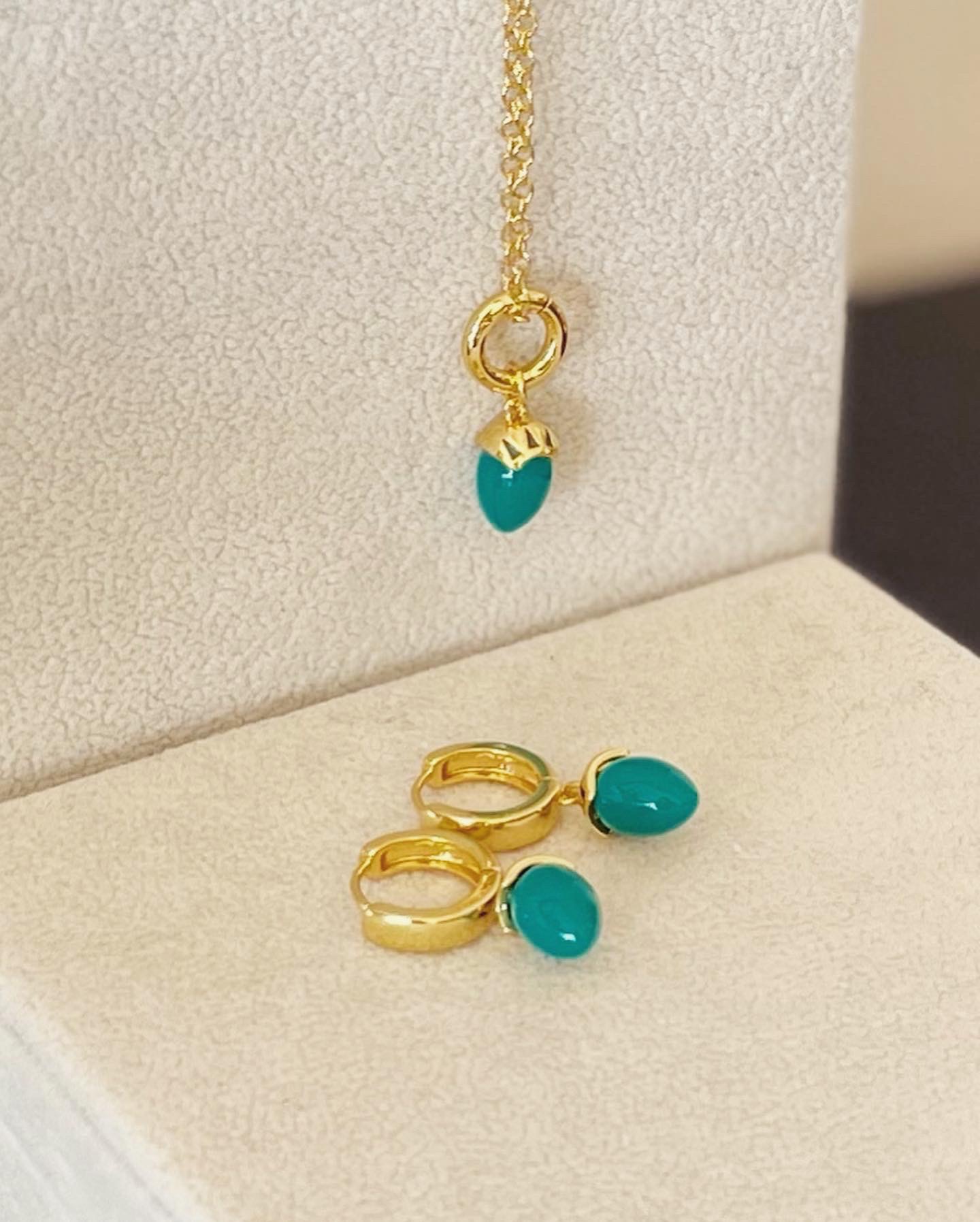 JOELLE NECKLACE GREEN - 3