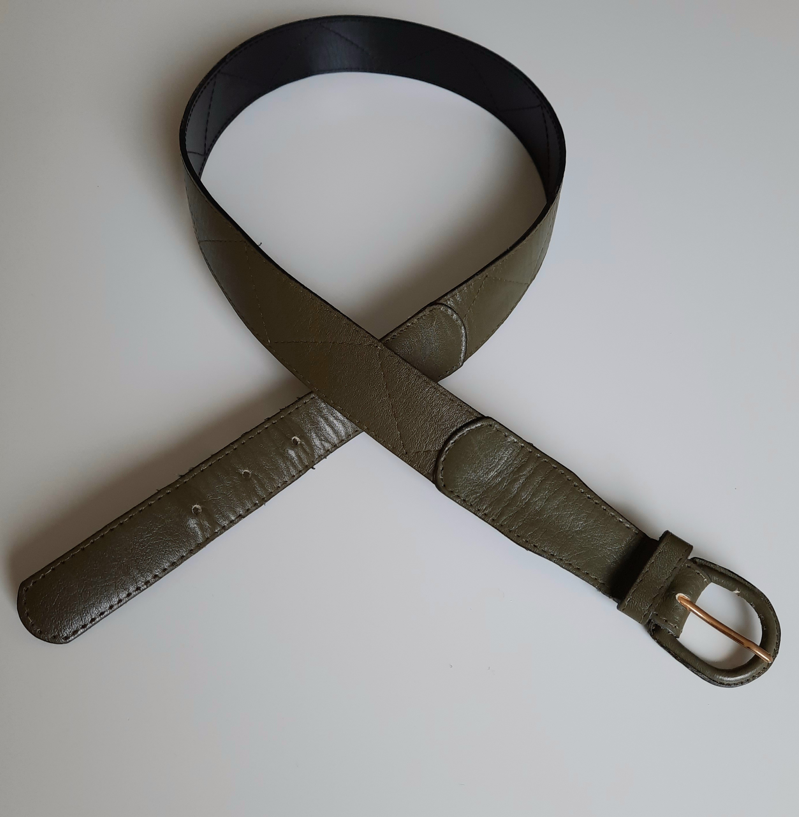 Olivgrönt skärp i konstmaterial, Secondhand - 2