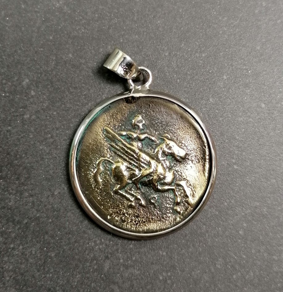 Pegasus med Riddare Hänge i Silver/Brons