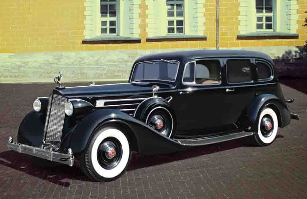 1/35 Packard Twelve (Model 1936), WWII Soviet Leaders' Car with Passengers (5 figures)